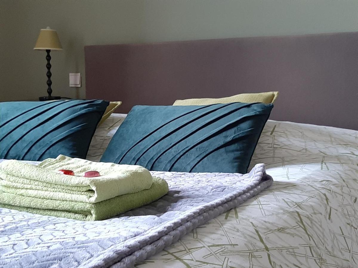 B&B Les Ecoliers 체레인 외부 사진