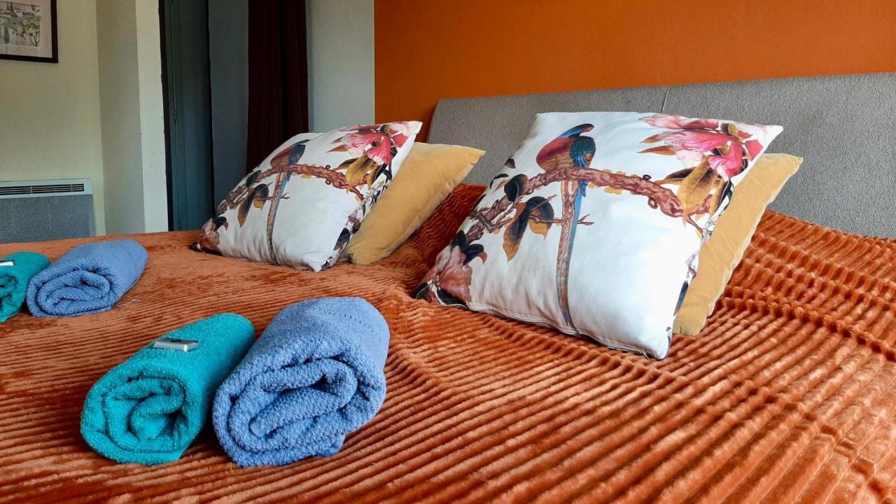 B&B Les Ecoliers 체레인 외부 사진