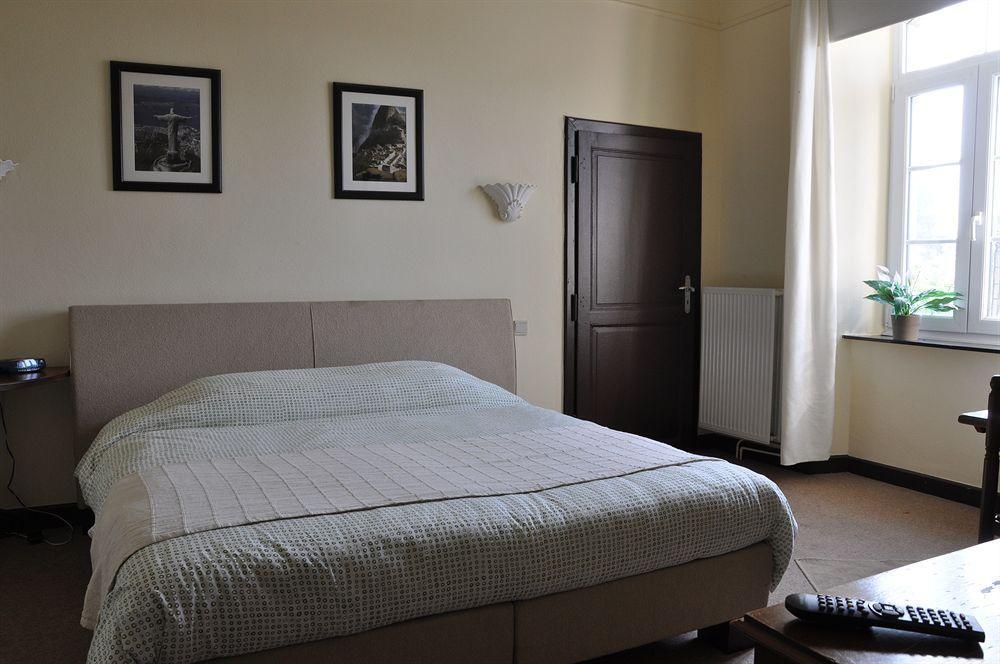 B&B Les Ecoliers 체레인 외부 사진